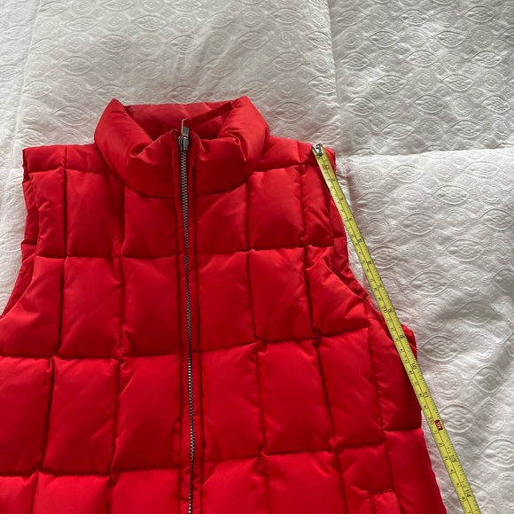 GAP Bright Red Women's Quilted Down Vest size small - Picture 4 of 12